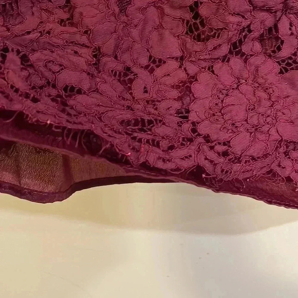 ❤️2/$30❤️[S]DO+BE Nordstrom Wide Bell Sleeve Wine Off  Shoulder Lace Blouse - Picture 4 of 6